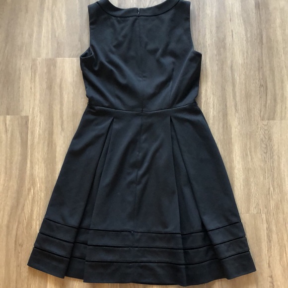 Perfect black dress - Picture 5 of 7